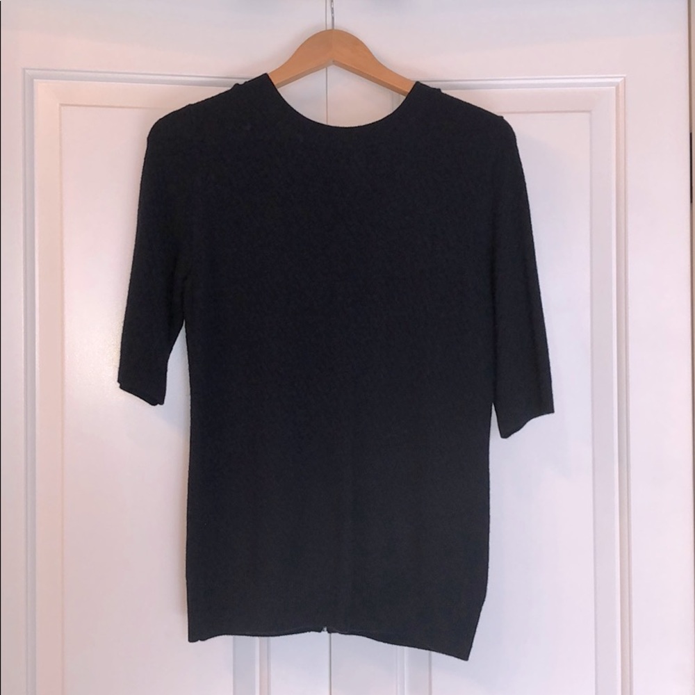 Short sleeved sweater